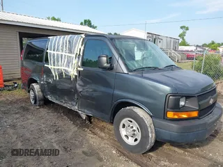 2014 Chevrolet Express Passenger LS z VIN 1GAWGPFG6E1173373, wystawiony jako IAAI lot #42275513 z przebiegiem 26 642 mil mil oraz . Historia ofert i sprzedaży dostępna na DreamBid. Obrazek 1.