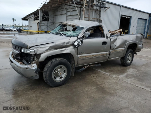 2000 Chevrolet Silverado 2500 with VIN 1GCGK24U4YE173455, listed as a Copart auction lot 79825213 with 140,404 mi miles and Salvage Title. Bid and sale history available at carsss.com. Image 1.