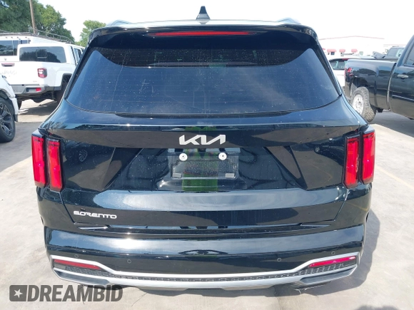 2023 Kia Sorento SX z VIN 5XYRK4LFXPG202339, wystawiony jako IAAI lot #42463572 z przebiegiem 27 928 mil mil oraz . Historia ofert i sprzedaży dostępna na DreamBid. Obrazek 17.