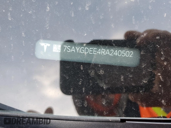 2024 Tesla Model Y Long Range z VIN 7SAYGDEE4RA240502, wystawiony jako Copart lot #48730435 z przebiegiem 16 041 mil mil oraz Szkoda całkowita • Salvage title. Historia ofert i sprzedaży dostępna na DreamBid. Obrazek 14.