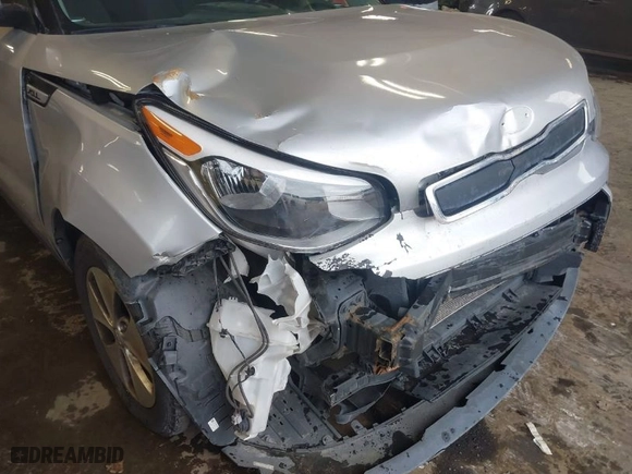 2016 Kia Soul with VIN KNDJN2A22G7843605, listed as a IAAI auction lot 41764200 with NaN miles. Bid and sale history available at carsss.com. Image 6.