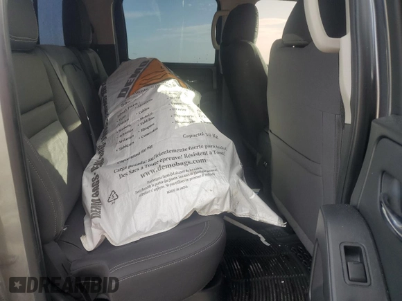 2022 Nissan Frontier Pro-4X z VIN 1N6ED1EK5NN641792, wystawiony jako Copart lot #63189275 z przebiegiem Nie podano mil oraz Nie do naprawy • Non repairable. Historia ofert i sprzedaży dostępna na DreamBid. Obrazek 10.