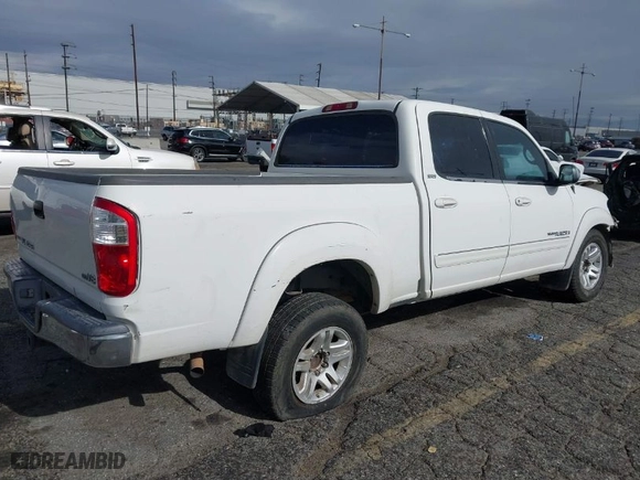 2005 Toyota Tundra SR5 with VIN 5TBET34115S469628, listed as a IAAI auction lot 40945137 with 1 mi miles. Bid and sale history available at carsss.com. Image 4.