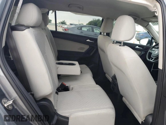 2021 Volkswagen Tiguan S z VIN 3VV1B7AX9MM012624, wystawiony jako Copart lot #55589435 z przebiegiem 61 343 mil mil oraz Szkoda całkowita • Salvage title. Historia ofert i sprzedaży dostępna na DreamBid. Obrazek 11.