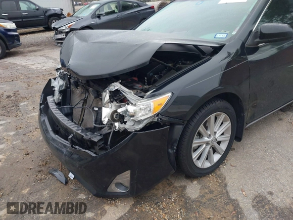 2014 Toyota Camry SE with VIN 4T1BK1FK8EU539138, listed as a IAAI auction lot 41802302 with 91,205 mi miles. Bid and sale history available at carsss.com. Image 6.