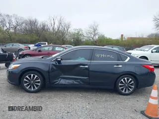2017 Nissan Altima S z VIN 1N4AL3AP5HC134589, wystawiony jako IAAI lot #41995752 z przebiegiem 84 568 mil mil oraz . Historia ofert i sprzedaży dostępna na DreamBid. Obrazek 14.