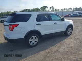 2017 Ford Police Interceptor Utility z VIN 1FM5K8AR3HGB93125, wystawiony jako IAAI lot #42276492 z przebiegiem Nie podano mil oraz . Historia ofert i sprzedaży dostępna na DreamBid. Obrazek 4.