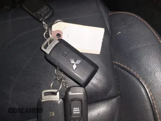 2018 Mitsubishi Eclipse Cross SE z VIN JA4AT5AA8JZ068425, wystawiony jako IAAI lot #41333765 z przebiegiem 64 000 mil mil oraz . Historia ofert i sprzedaży dostępna na DreamBid. Obrazek 11.