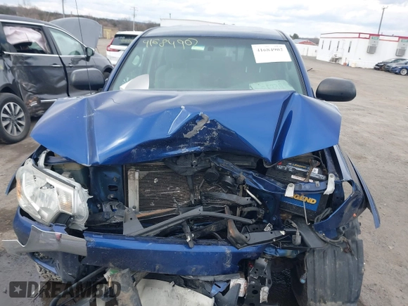 2014 Toyota Tacoma with VIN 3TMLU4EN0EM147243, listed as a IAAI auction lot 41684902 with 308,167 mi miles. Bid and sale history available at carsss.com. Image 11.