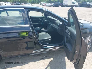 2018 Mercedes-Benz E 300 with VIN WDDZF4KB0JA394337, listed as a IAAI auction lot 42535687 with 40,509 mi miles and . Bid and sale history available at DreamBid. Image 5.