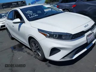 2022 Kia Forte LXS z VIN 3KPF24AD8NE466366, wystawiony jako IAAI lot #42246706 z przebiegiem 38 167 mil mil oraz . Historia ofert i sprzedaży dostępna na DreamBid. Obrazek 1.