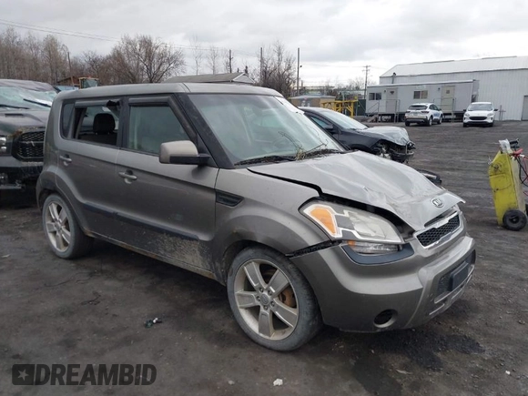 2011 Kia Soul + with VIN KNDJT2A28B7252161, listed as a IAAI auction lot 41908261 with 279,352 mi miles. Bid and sale history available at carsss.com. Image 1.