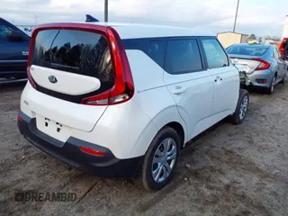 2020 Kia Soul LX with VIN KNDJ23AU4L7084529, listed as a IAAI auction lot 41526683 with 8,443 mi miles. Bid and sale history available at carsss.com. Image 4.