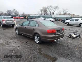 2011 Volkswagen Jetta Sedan SE w/Convenience & Sunroof PZEV with VIN 3VWDZ7AJ6BM374004, listed as a IAAI auction lot 41859636 with 236,113 mi miles. Bid and sale history available at carsss.com. Image 3.