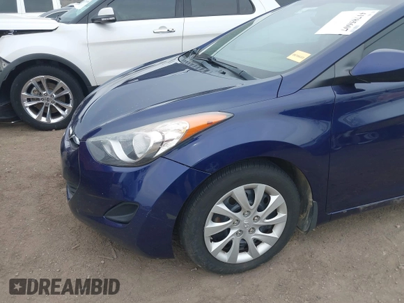 2013 Hyundai Elantra GLS z VIN 5NPDH4AE7DH161174, wystawiony jako IAAI lot #41785607 z przebiegiem 166 483 mil mil oraz . Historia ofert i sprzedaży dostępna na DreamBid. Obrazek 6.