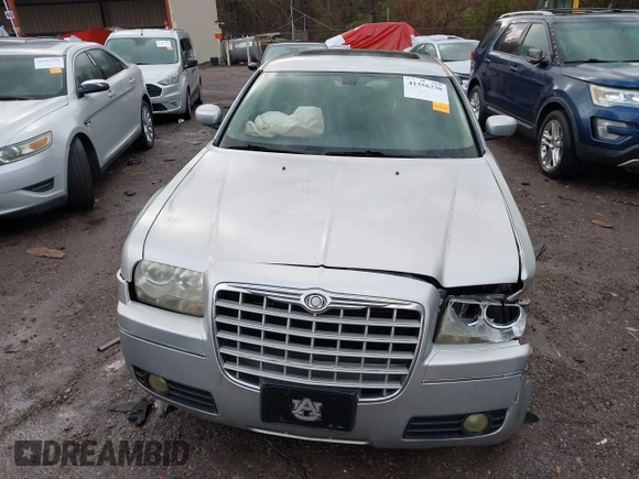 2006 Chrysler 300 Touring with VIN 2C3KA53G66H532518, listed as a IAAI auction lot 41356230 with 203,605 mi miles. Bid and sale history available at carsss.com. Image 11.