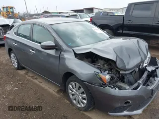 2018 Nissan Sentra S with VIN 3N1AB7AP7JY203304, listed as a IAAI auction lot 41933570 with 70,371 mi miles. Bid and sale history available at carsss.com. Image 1.