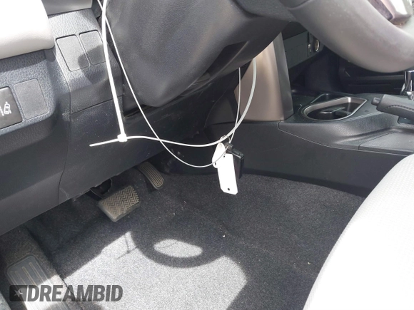 2018 Toyota RAV4 XLE with VIN JTMWFREV2JJ752568, listed as a IAAI auction lot 41795891 with 37,886 mi miles. Bid and sale history available at carsss.com. Image 11.