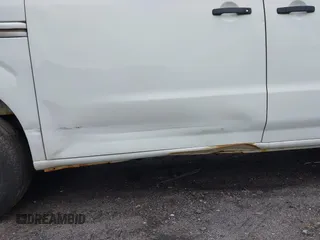 2013 Nissan NV Cargo SV z VIN 1N6BF0LY0DN104213, wystawiony jako IAAI lot #42254199 z przebiegiem 94 705 mil mil oraz . Historia ofert i sprzedaży dostępna na DreamBid. Obrazek 6.