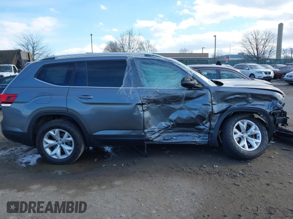 2018 Volkswagen Atlas SE with VIN 1V2LR2CA8JC557594, listed as a IAAI auction lot 41407513 with Not provided miles and . Bid and sale history available at DreamBid. Image 12.