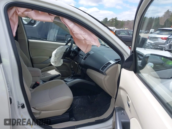 2011 Mitsubishi Outlander SE z VIN JA4JT3AW4BU007359, wystawiony jako IAAI lot #42048256 z przebiegiem 166 805 mil mil oraz . Historia ofert i sprzedaży dostępna na DreamBid. Obrazek 5.