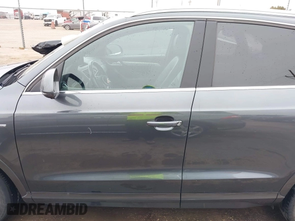 2018 Audi Q3 Premium Plus with VIN WA1JCCFS4JR001486, listed as a IAAI auction lot 41542514 with 70,112 mi miles. Bid and sale history available at carsss.com. Image 14.