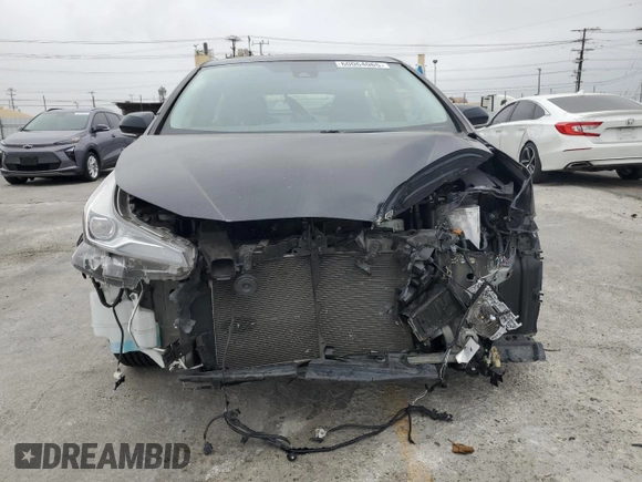2021 Toyota Prius L Eco z VIN JTDKAMFU2M3148890, wystawiony jako Copart lot #60064065 z przebiegiem 58 226 mil mil oraz Szkoda całkowita • Salvage title. Historia ofert i sprzedaży dostępna na DreamBid. Obrazek 5.