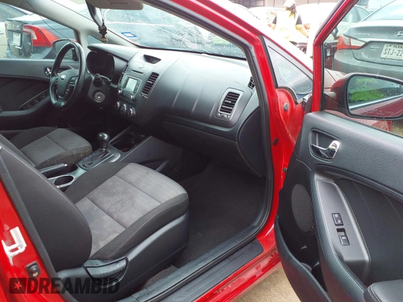 2014 Kia Forte EX with VIN KNAFX4A81E5220515, listed as a IAAI auction lot 42073436 with 132,405 mi miles. Bid and sale history available at carsss.com. Image 5.