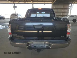 2015 Toyota Tacoma z VIN 3TMLU4EN9FM192716, wystawiony jako Copart lot #61462045 z przebiegiem 103 240 mil mil oraz Szkoda całkowita • Salvage title. Historia ofert i sprzedaży dostępna na DreamBid. Obrazek 6.
