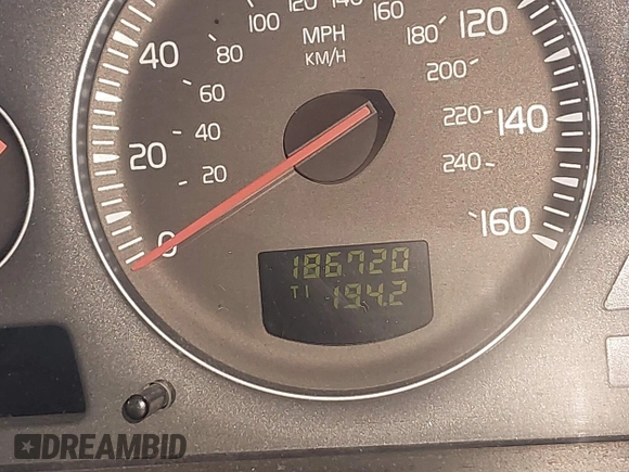 2006 Volvo XC70 with VIN YV4SZ592361243124, listed as a IAAI auction lot 41972200 with 186,720 mi miles. Bid and sale history available at carsss.com. Image 7.