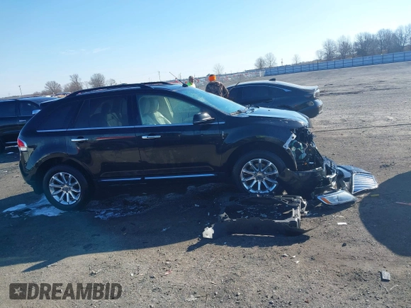 2014 Lincoln MKX with VIN 2LMDJ6JK1EBL18295, listed as a IAAI auction lot 41658053 with 93,931 mi miles. Bid and sale history available at carsss.com. Image 13.