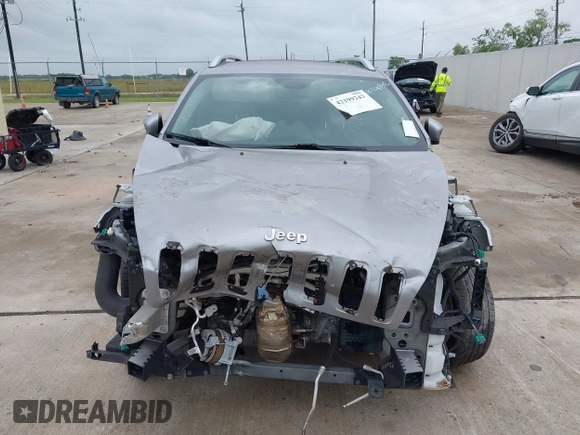 2018 Jeep Cherokee Latitude with VIN 1C4PJLCX7JD558850, listed as a IAAI auction lot 42199243 with 109,780 mi miles. Bid and sale history available at carsss.com. Image 11.