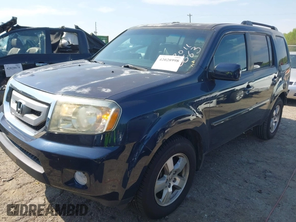 2011 Honda Pilot EX-L with VIN 5FNYF4H53BB100669, listed as a IAAI auction lot 42028998 with 137,215 mi miles. Bid and sale history available at carsss.com. Image 17.