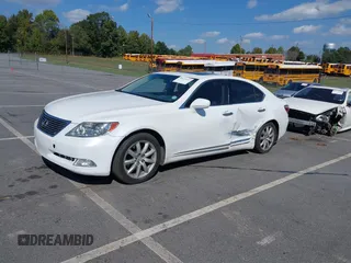 2008 Lexus LS 460 with VIN JTHBL46F485070620, listed as a IAAI auction lot 40529145 with 135,030 mi miles. Bid and sale history available at carsss.com. Image 17.