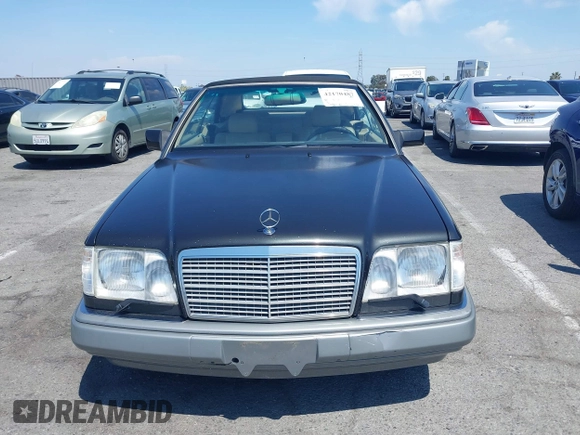 1994 Mercedes-Benz E 320 with VIN WDBEA66E7RC004579, listed as a IAAI auction lot 42170487 with 118,530 mi miles and . Bid and sale history available at DreamBid. Image 6.