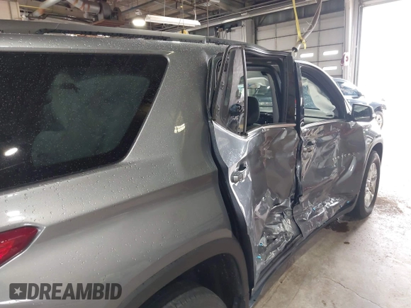 2021 Chevrolet Traverse LT Cloth with VIN 1GNERGKW3MJ198506, listed as a IAAI auction lot 42117506 with 56,659 mi miles and . Bid and sale history available at DreamBid. Image 19.