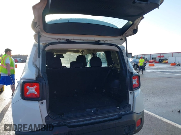 2018 Jeep Renegade Sport z VIN ZACCJBAB5JPJ51365, wystawiony jako IAAI lot #39137514 z przebiegiem 131 256 mil mil oraz . Historia ofert i sprzedaży dostępna na DreamBid. Obrazek 18.