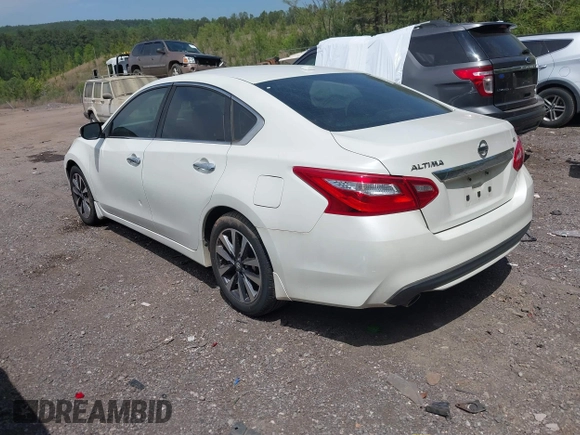 2016 Nissan Altima SR with VIN 1N4AL3AP9GC136005, listed as a IAAI auction lot 42041717 with 136,594 mi miles and . Bid and sale history available at DreamBid. Image 3.