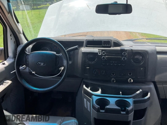 2014 Ford Econoline Cargo Commercial with VIN 1FTSE3EL5EDA40007, listed as a Copart auction lot 64664305 with 213,836 mi miles and Clean title. Bid and sale history available at DreamBid. Image 9.