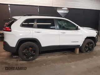 2018 Jeep Cherokee Latitude z VIN 1C4PJMCX0JD505901, wystawiony jako IAAI lot #41615476 z przebiegiem 106 873 mil mil oraz . Historia ofert i sprzedaży dostępna na DreamBid. Obrazek 14.