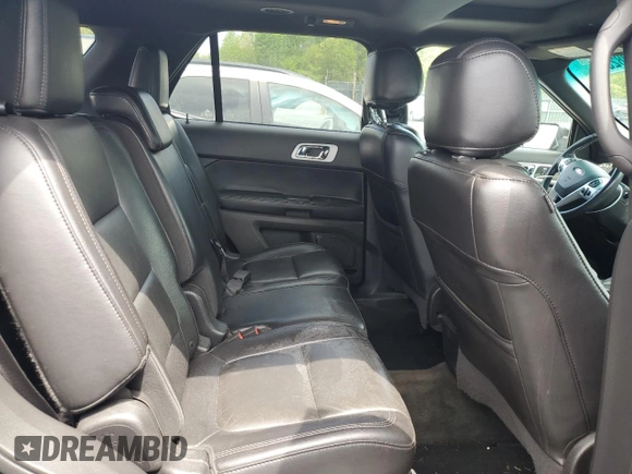 2014 Ford Explorer XLT z VIN 1FM5K8D86EGB31751, wystawiony jako Copart lot #56300825 z przebiegiem 156 764 mil mil oraz Szkody całkowita. Historia ofert i sprzedaży dostępna na DreamBid. Obrazek 11.