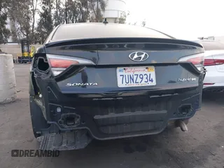 2017 Hyundai Sonata SE with VIN KMHE24L13HA055104, listed as a IAAI auction lot 41901568 with 100,456 mi miles and . Bid and sale history available at DreamBid. Image 6.