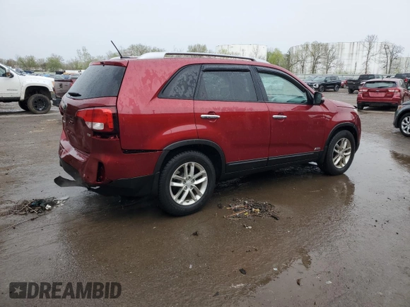 2015 Kia Sorento LX with VIN 5XYKTCA69FG640120, listed as a Copart auction lot 55731635 with 86,399 mi miles and Salvage Title. Bid and sale history available at carsss.com. Image 3.