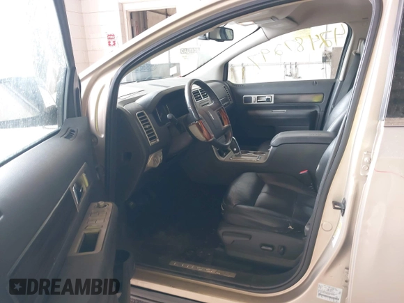 2007 Lincoln MKX with VIN 2LMDU88C17BJ06825, listed as a IAAI auction lot 42487297 with 164,421 mi miles and . Bid and sale history available at DreamBid. Image 5.
