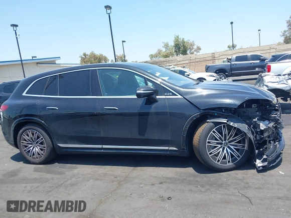 2023 Mercedes-Benz EQS 580 z VIN 4JGDM4EB5PA018484, wystawiony jako IAAI lot #42451530 z przebiegiem 24 293 mil mil oraz . Historia ofert i sprzedaży dostępna na DreamBid. Obrazek 14.
