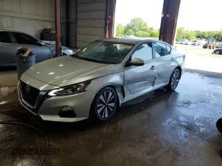 2022 Nissan Altima SV z VIN 1N4BL4DW8NN304909, wystawiony jako Copart lot #59673545 z przebiegiem 67 566 mil mil oraz Czysty tytuł • Clean title. Historia ofert i sprzedaży dostępna na DreamBid. Obrazek 1.