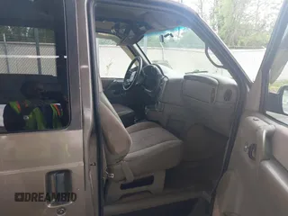 1999 Chevrolet Astro z VIN 1GNDM19W6XB162935, wystawiony jako IAAI lot #42230563 z przebiegiem 317 204 mil mil oraz . Historia ofert i sprzedaży dostępna na DreamBid. Obrazek 5.