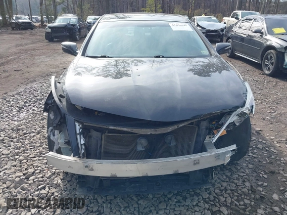 2014 Hyundai Azera Limited with VIN KMHFH4JG0EA368973, listed as a IAAI auction lot 41656545 with 108,631 mi miles and . Bid and sale history available at carsss.com. Image 6.