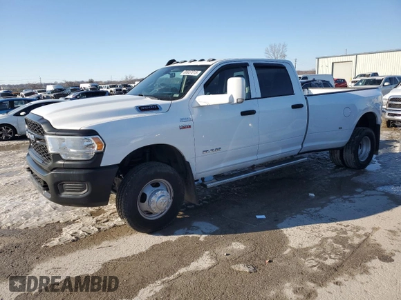 2020 Ram 3500 Tradesman z VIN 3C63RRGJXLG154261, wystawiony jako Copart lot #88937015 z przebiegiem Nie podano mil oraz Czysty tytuł • Clean title. Historia ofert i sprzedaży dostępna na DreamBid. Obrazek 1.