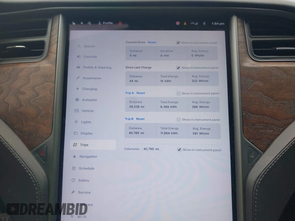 2020 Tesla Model S Long Range z VIN 5YJSA1E26LF413519, wystawiony jako IAAI lot #41742512 z przebiegiem 40 765 mil mil oraz . Historia ofert i sprzedaży dostępna na DreamBid. Obrazek 7.